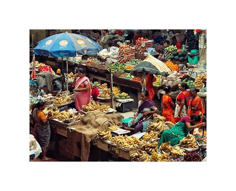  Agbogho Market:  A Bustling Bazaar Where History Meets Flavors!