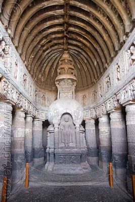 Ajanta Caves! Discover Ancient Buddhist Art and Architecture on a Cliffside Retreat